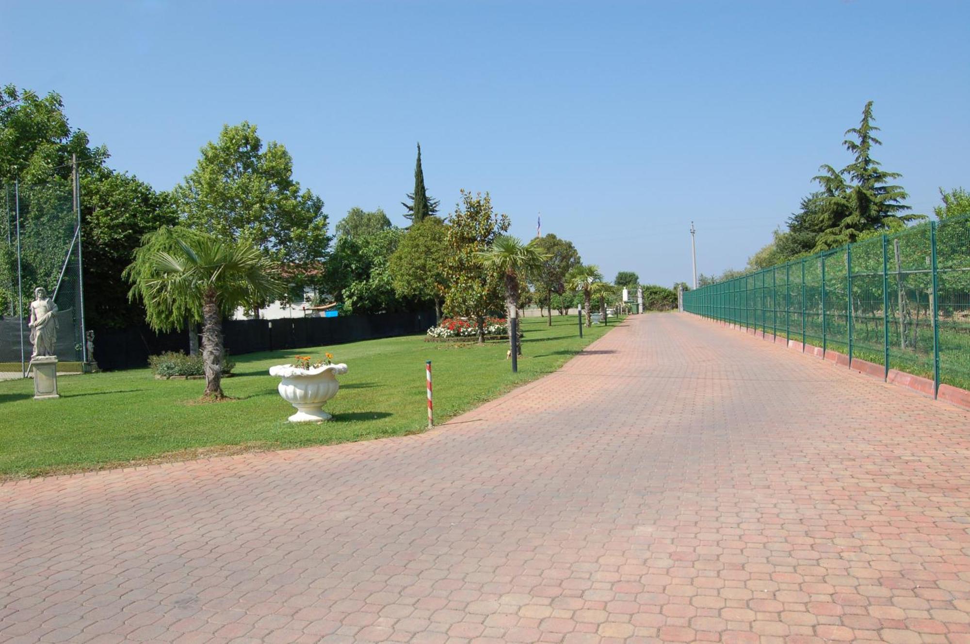 لاتيزي Residence La Margherita المظهر الخارجي الصورة